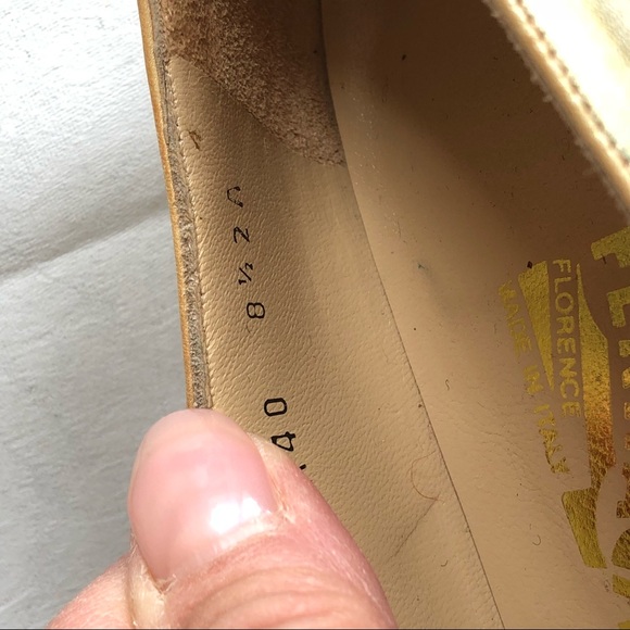 Salvatore Ferragamo Heels 8.5AA GOLD LOGO HEEL GUC - Picture 7 of 7